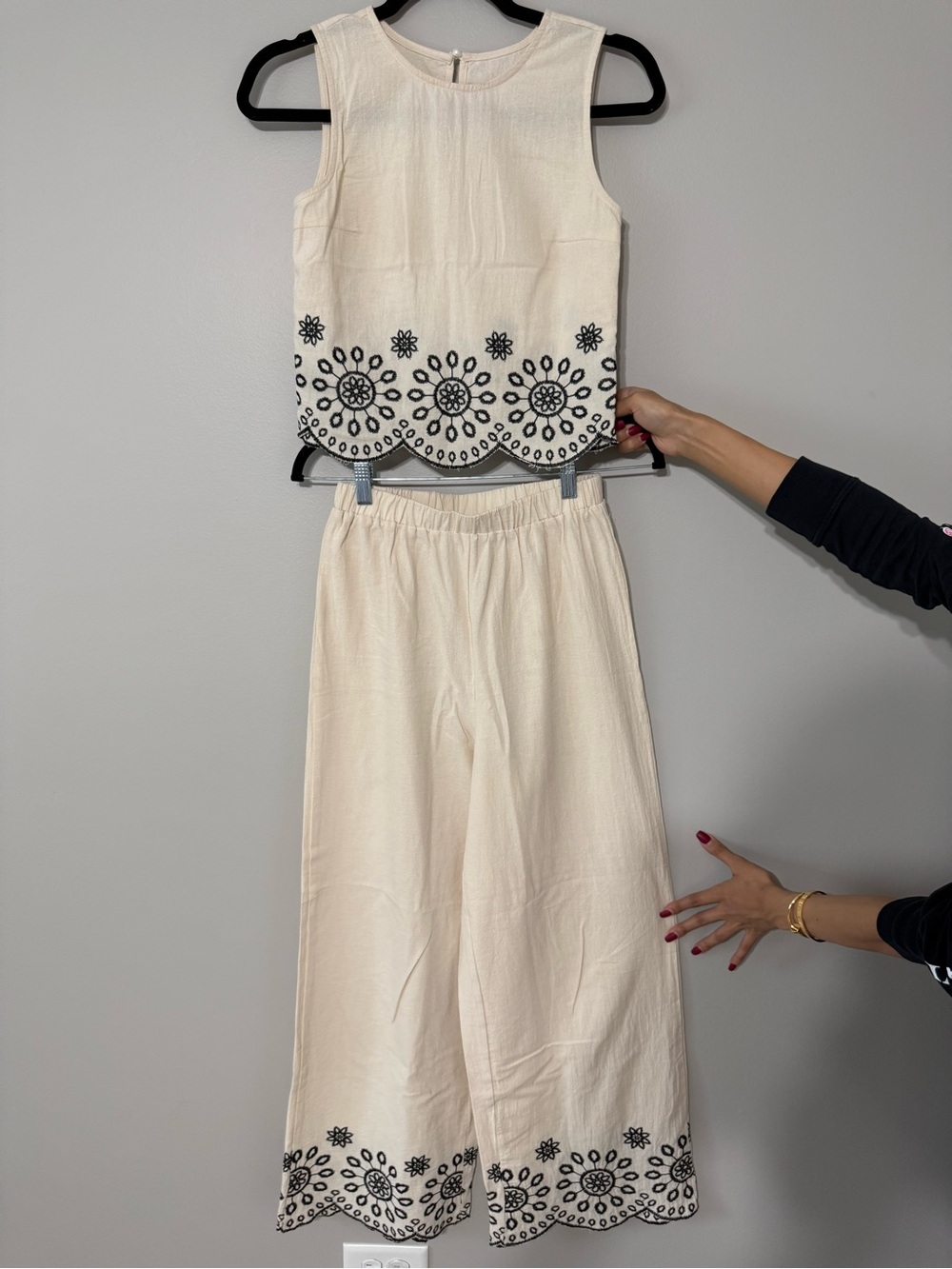 Women's Cream Embroidered Tank & Wide-Leg Pants Set - Picture 2 of 3